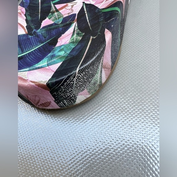 Kaanas Galera Pool Slides - Picture 4 of 4